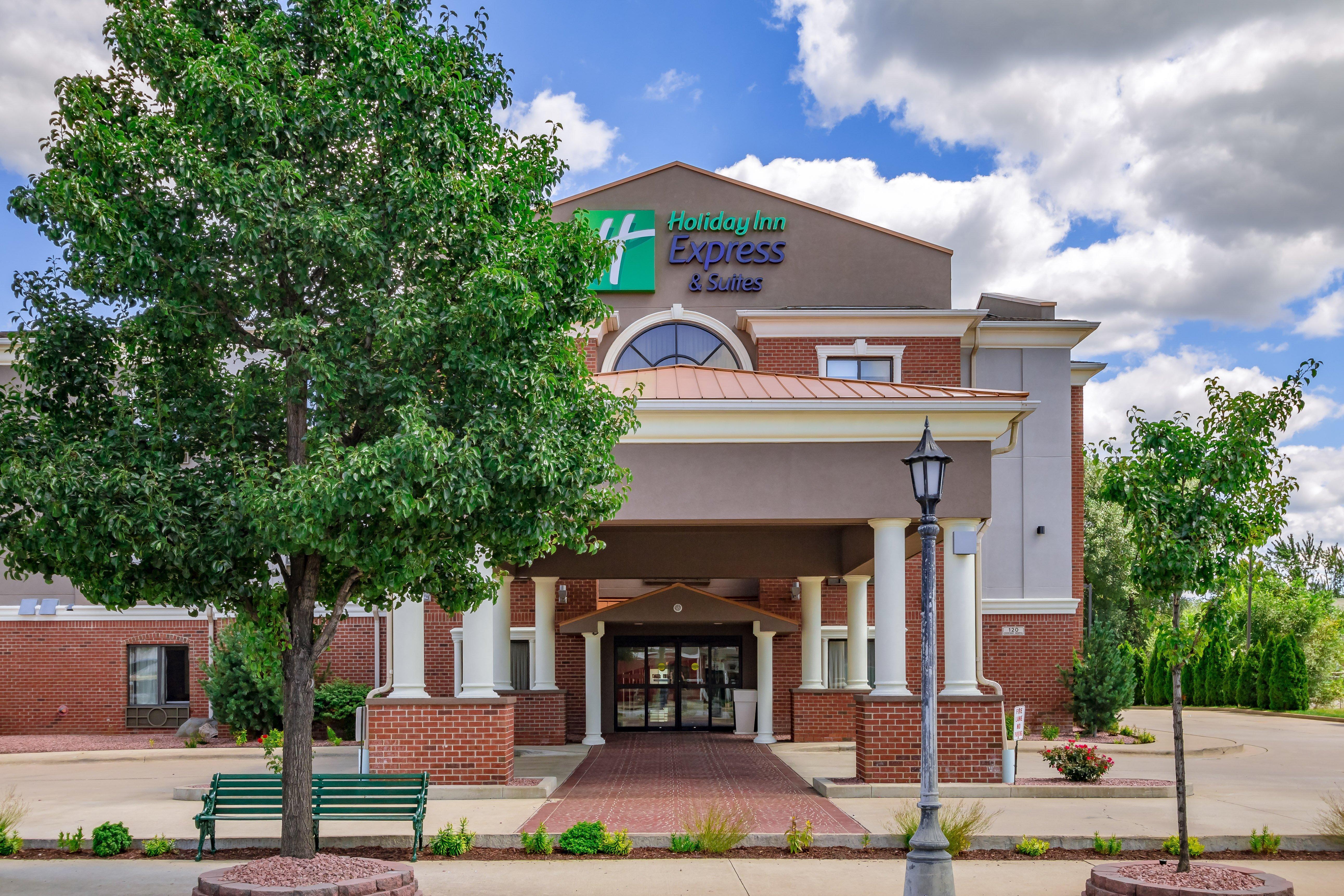 Holiday Inn Express & Suites - South Bend - Notre Dame Univ. Exterior photo