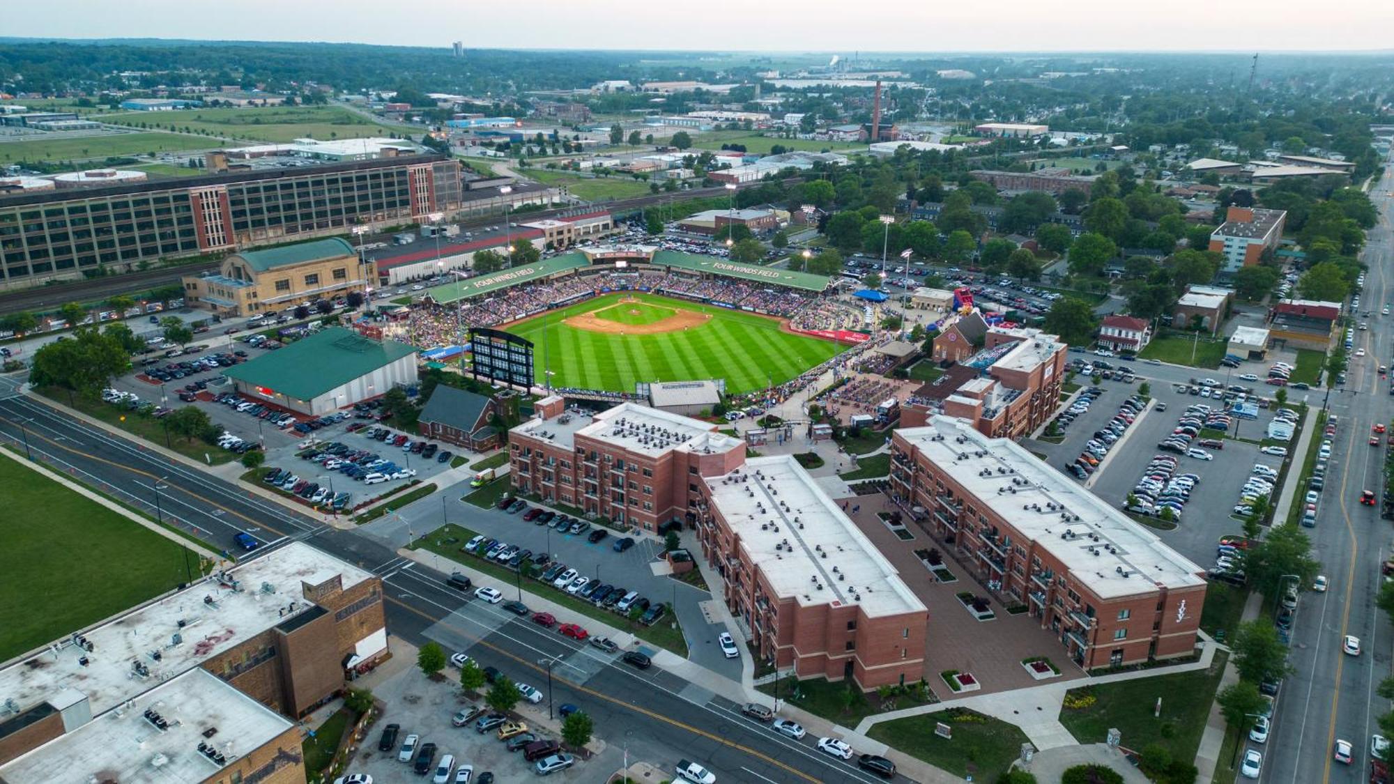 Holiday Inn Express & Suites - South Bend - Notre Dame Univ. Exterior photo